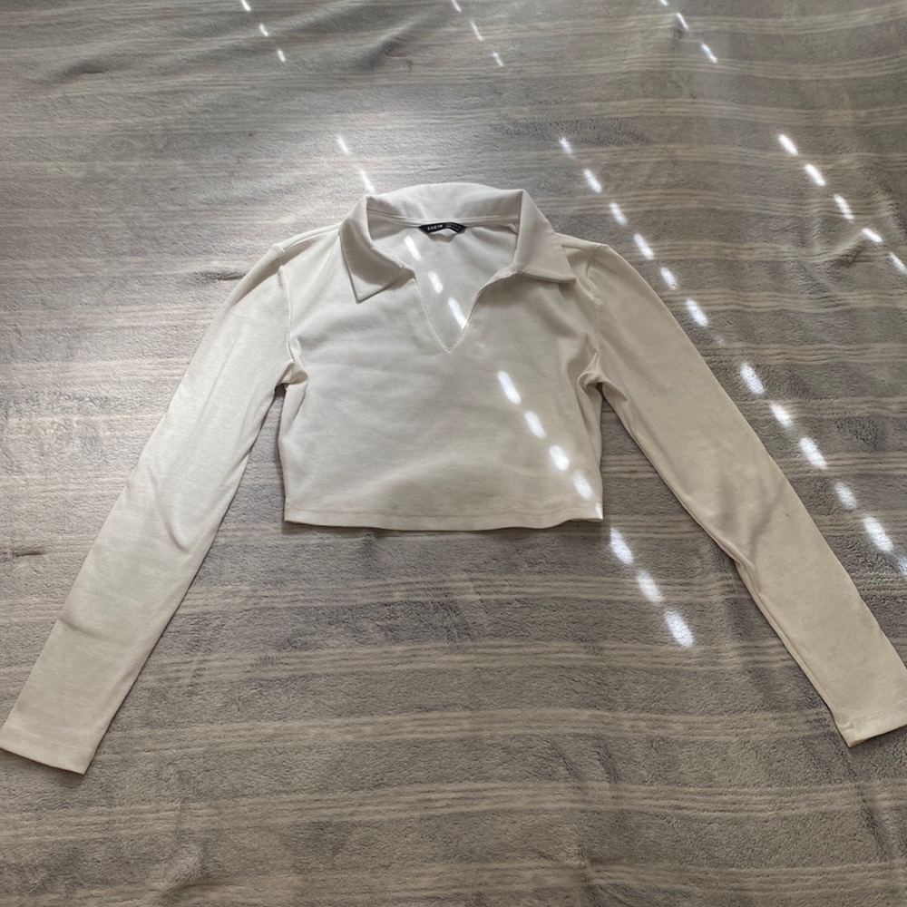 shein white long sleeve with collar and low v cut